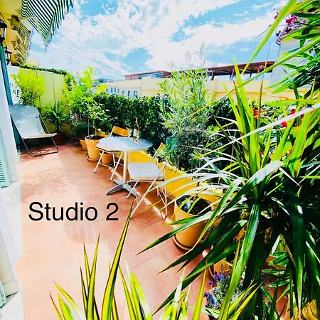 Azur Verdun Апартаменты *